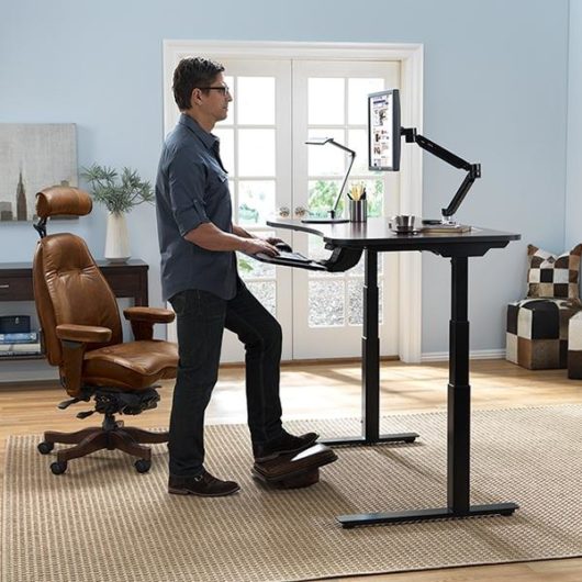 How To Properly Use A Standing Desk And Not Harm Your Health Topme